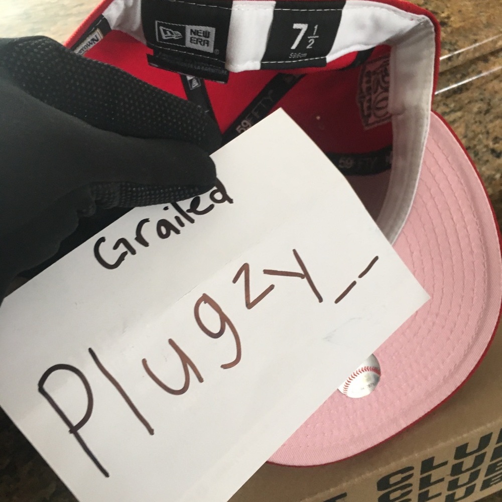A’s Fitted pink bottom